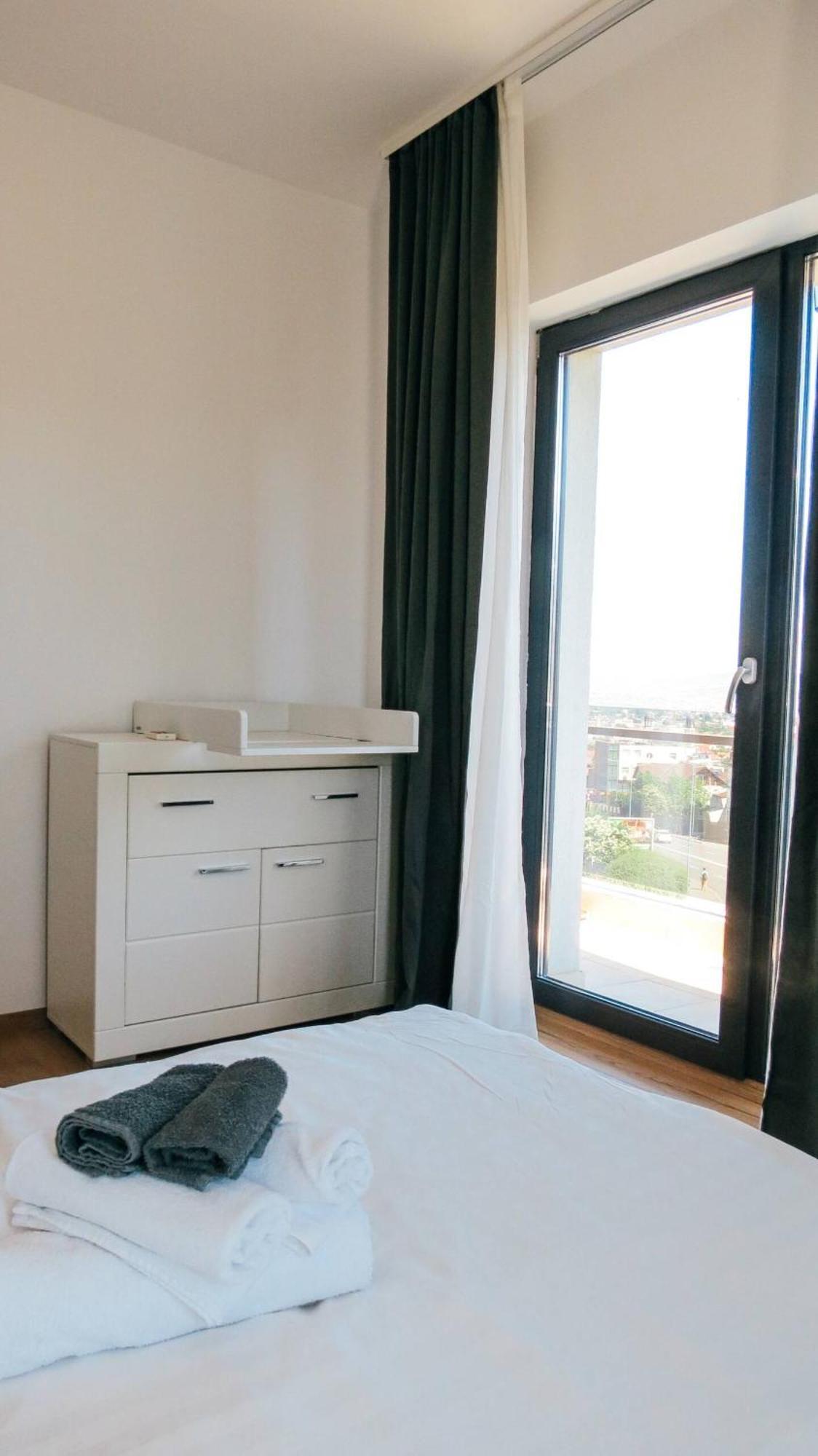 Eden Escape Apartment คลูจ-นาโปกา ภายนอก รูปภาพ