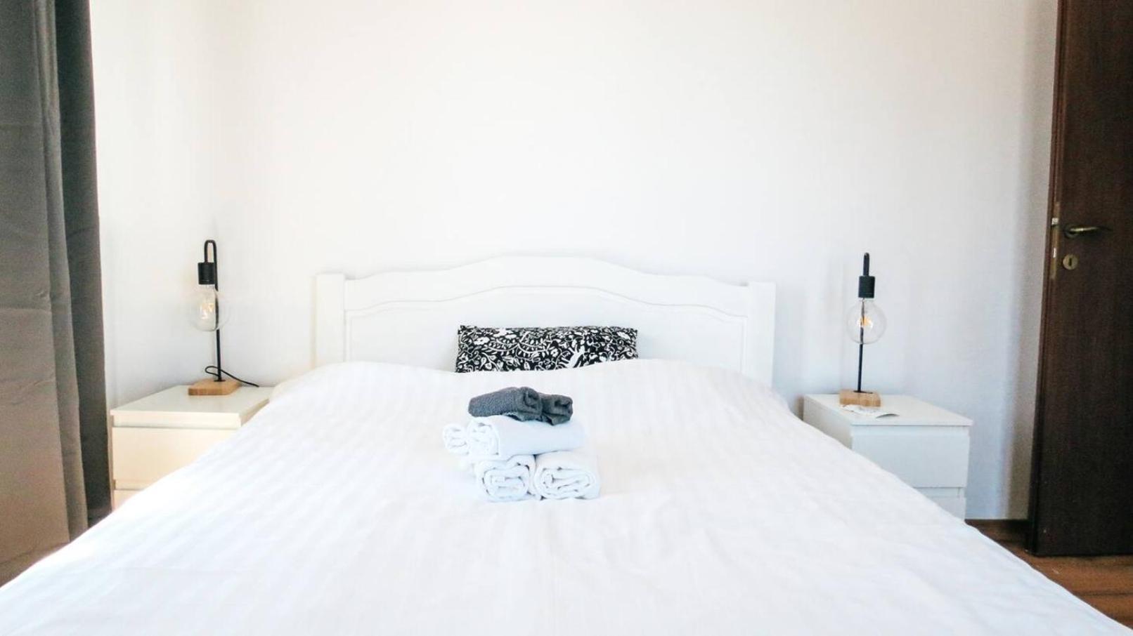 Eden Escape Apartment คลูจ-นาโปกา ภายนอก รูปภาพ